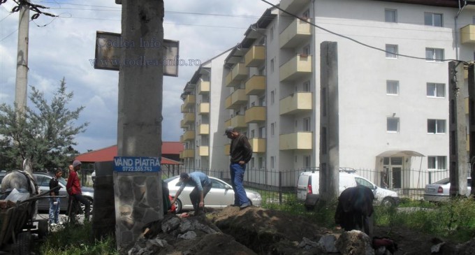 Şocant!Ţiganii din Codlea “execută lucrări” de anvergură invocând lipsa ajutorului social