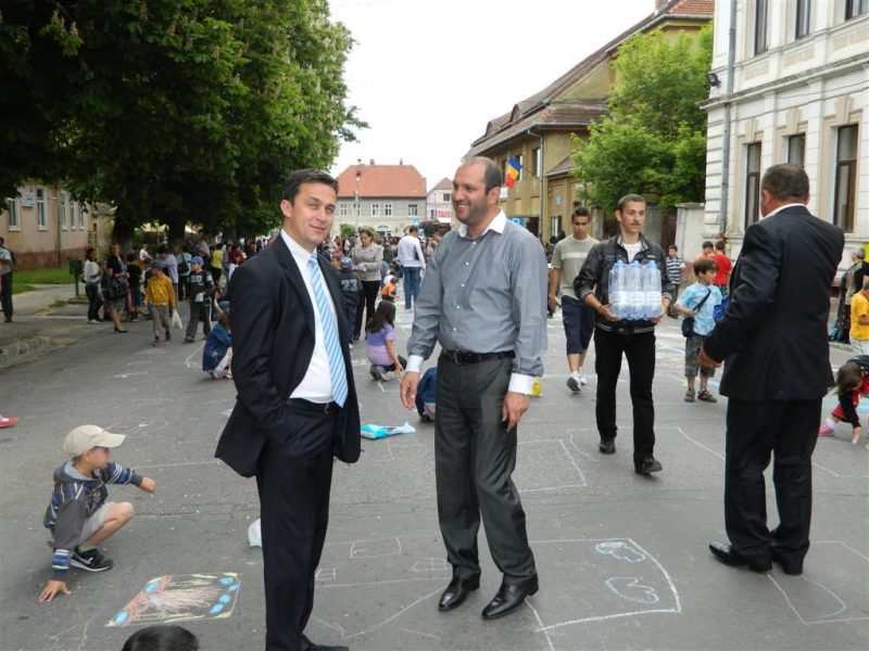 Fiecare Pasare Pe Limba Ei Piere Fiecare Pasare Pe Limba Ei Piere