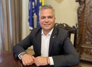 Adevărul despre omul și politicianul Adrian Veștea