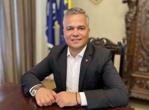Adevărul despre omul și politicianul Adrian Veștea