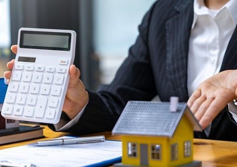 Atenție la contractele imobiliare! Recomandările ANPC pentru cei care își cumpără casă