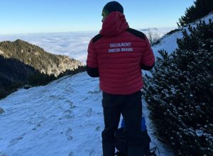 Salvamontiștii continuă căutările unei persoane aflate în șoc hipotermic