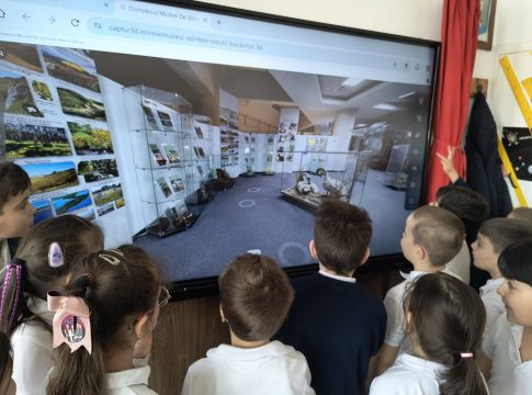 Digital Explorers: My Museum Journey (Exploratori digitali: Călătoria mea prin muzeu)
