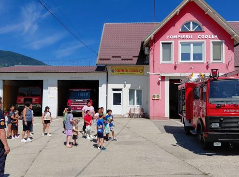 Copiii în vizită la Serviciul Voluntar Pentru Situații de Urgență Codlea